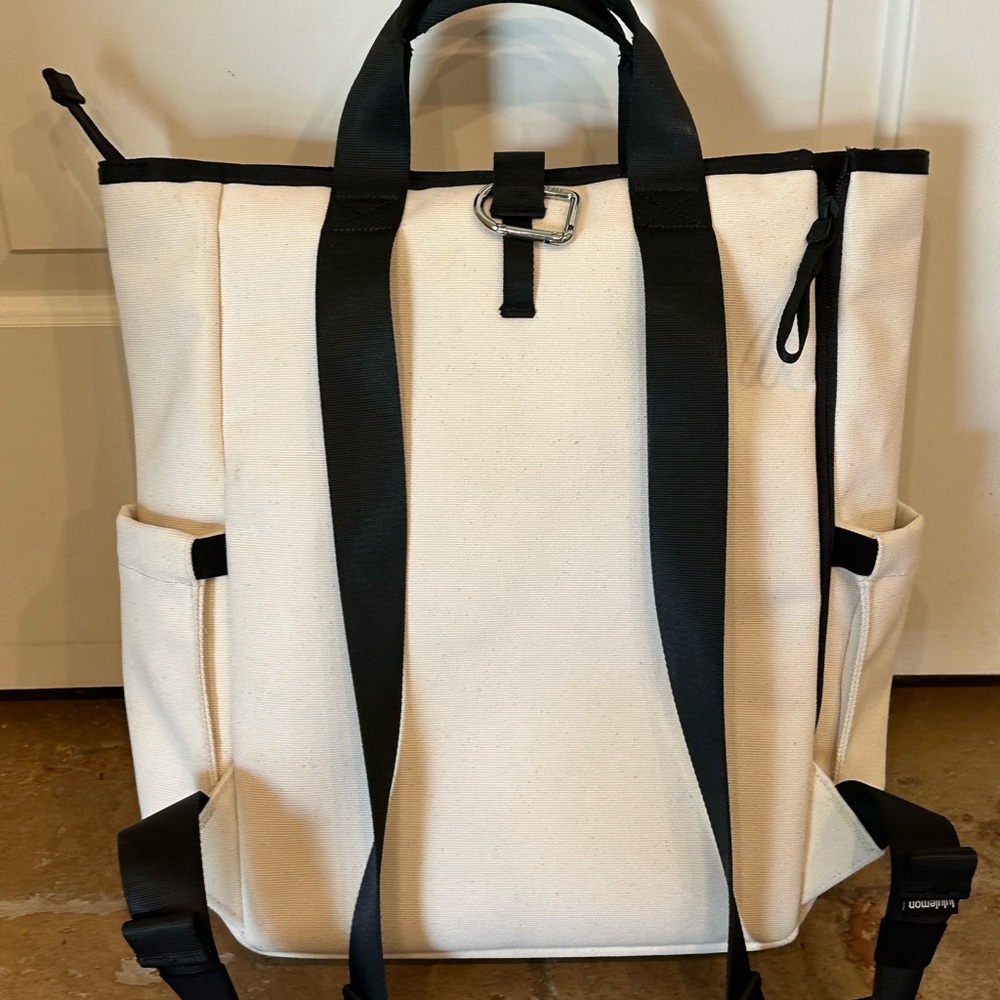 Lululemon Racket Bag 19L - Picture 9 of 9